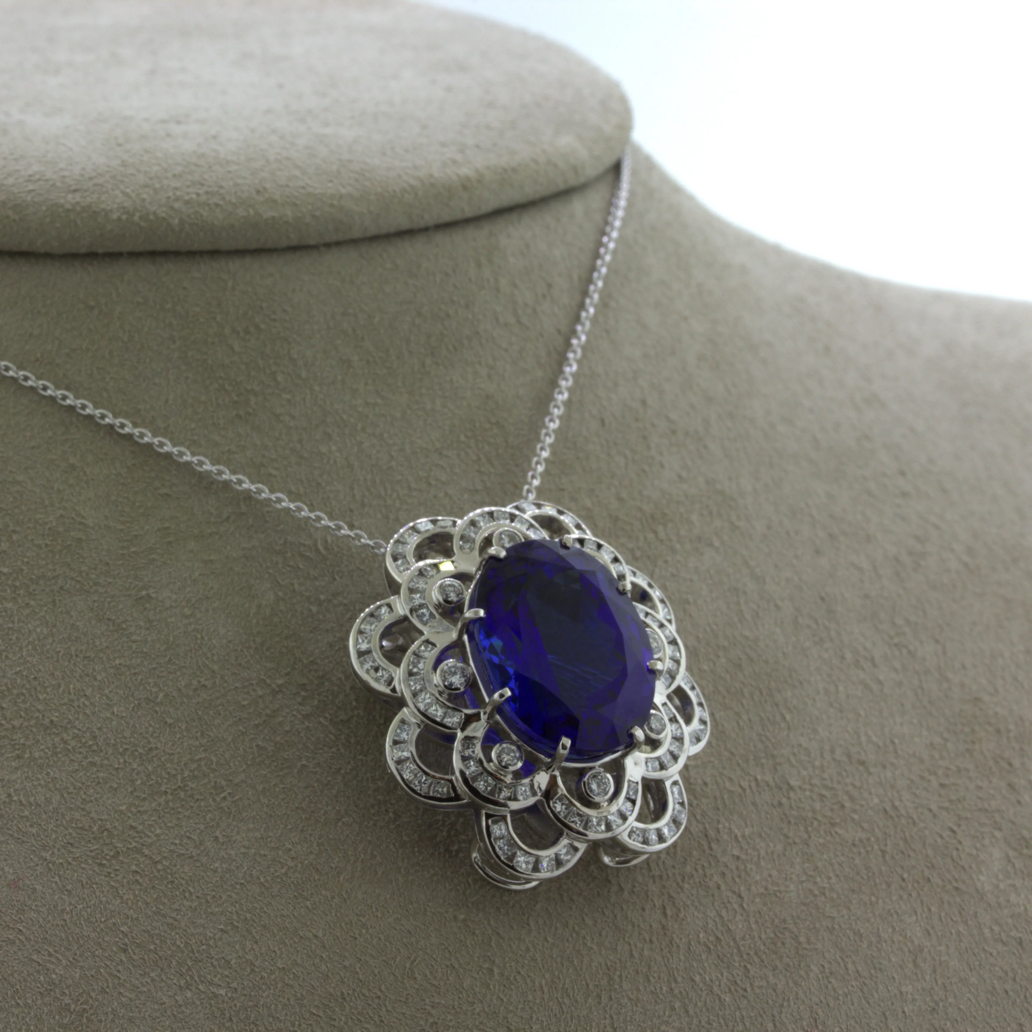 15.12 Carat Tanzanite Diamond Platinum Pendant