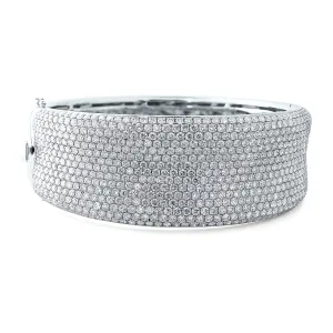 18K White Gold Wide Pavé Diamond Hinged Bracelet (17.50 carats)