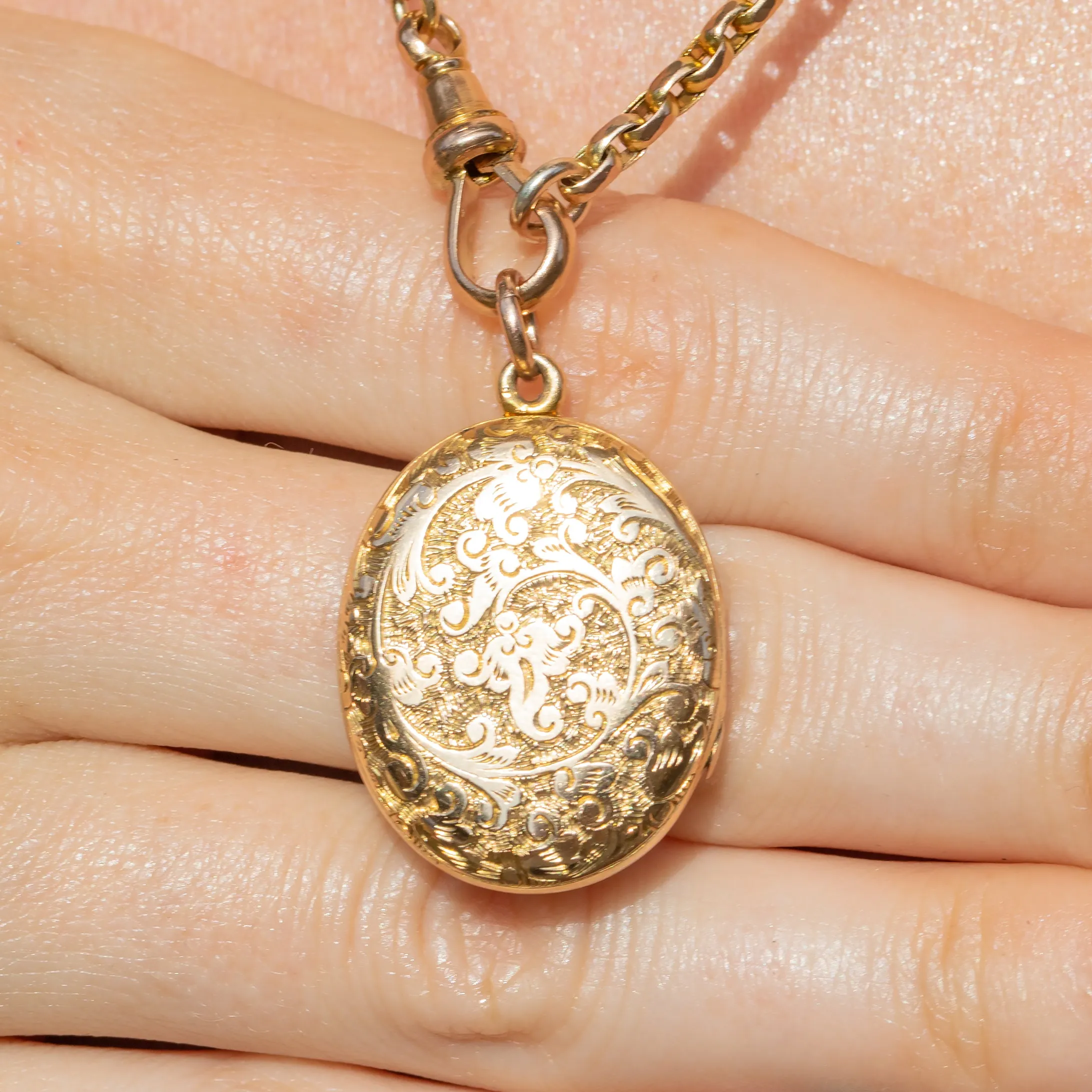 Antique 15ct Gold Engraved Oval Locket