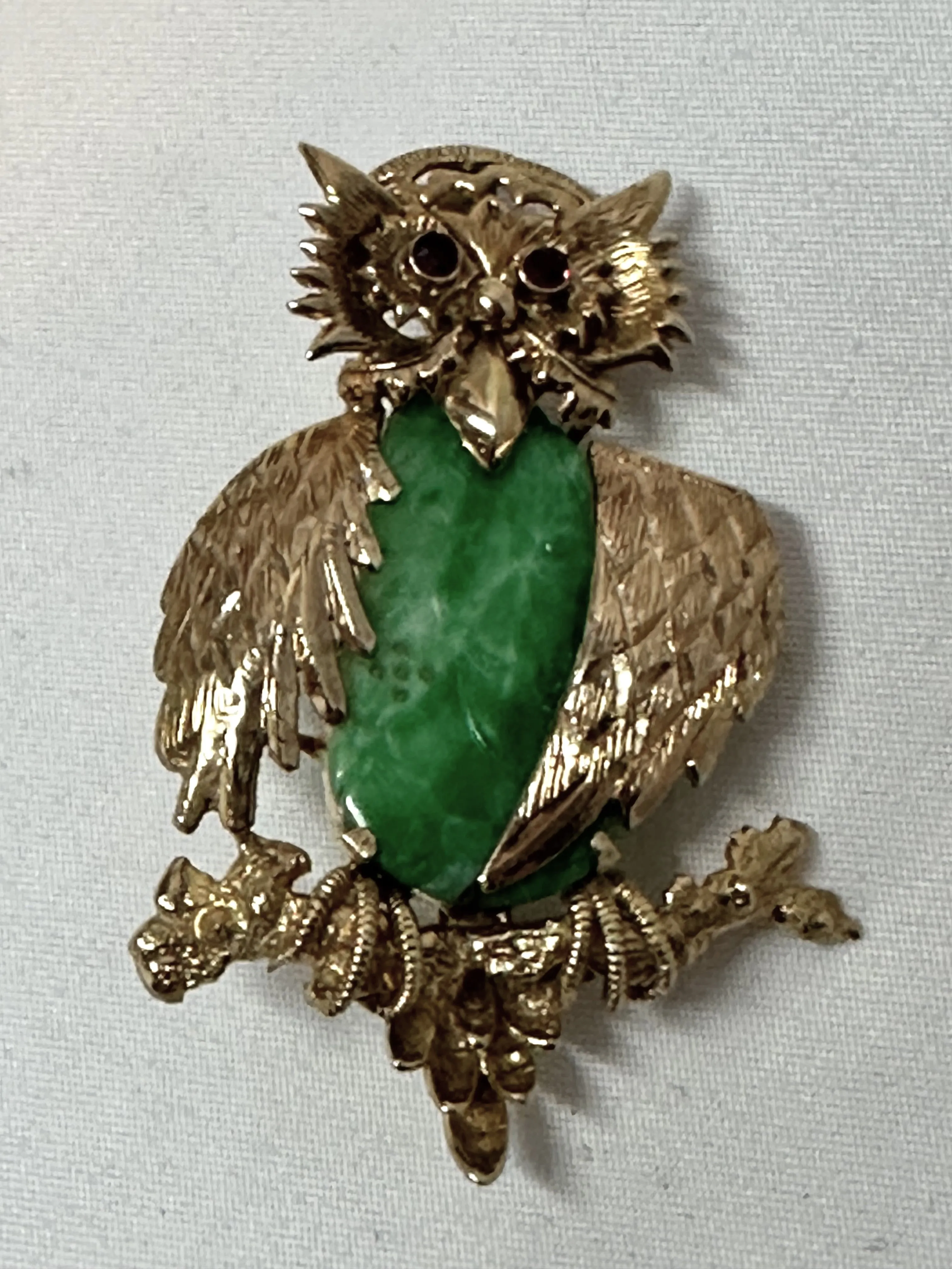 Chinese 14k Yellow Gold Owl Brooch Pin with Jade and Ruby Eyes. 2" H. 12.6 grams