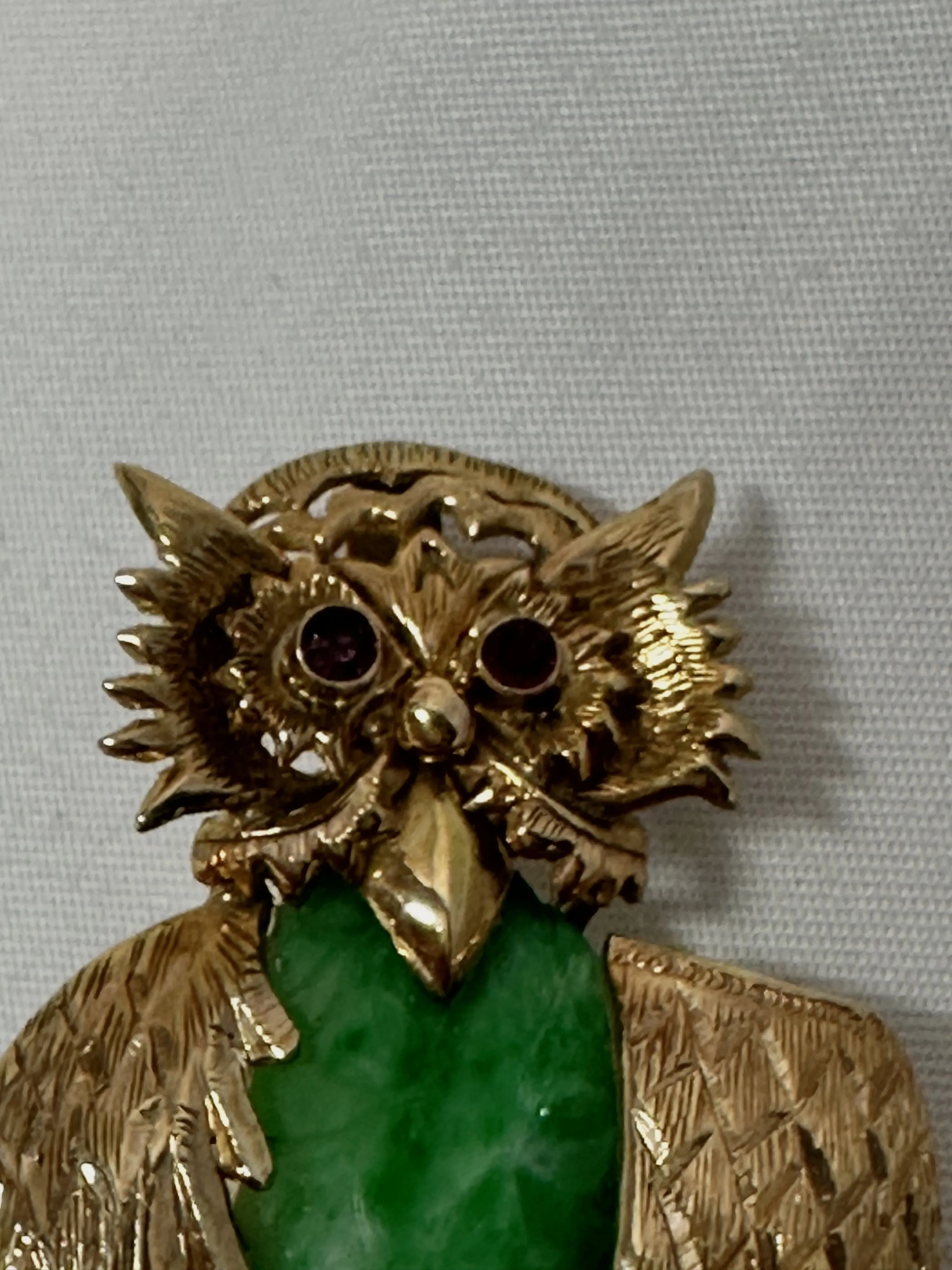 Chinese 14k Yellow Gold Owl Brooch Pin with Jade and Ruby Eyes. 2" H. 12.6 grams