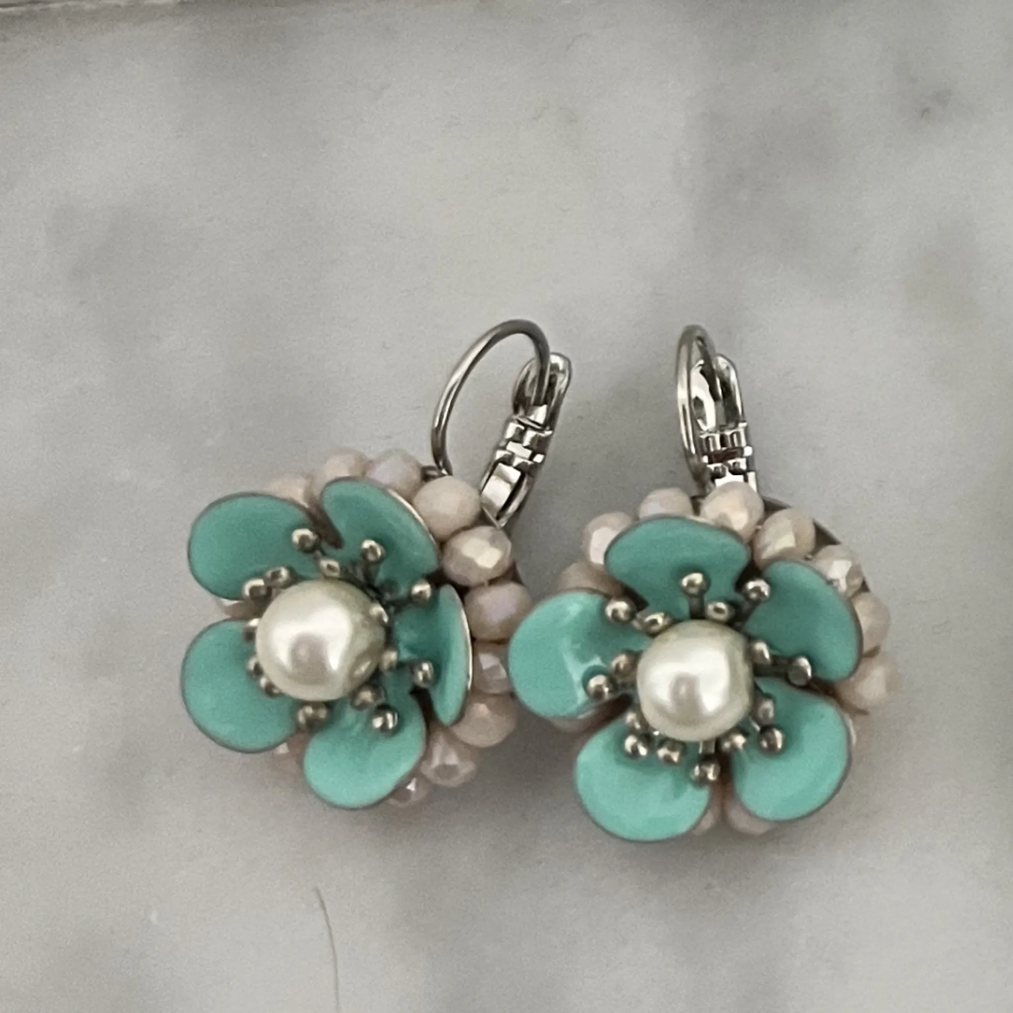 Mihal sterling silver enamel & pearl flower earrings