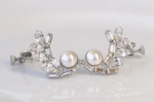 PEARL CLIMBING EARRINGS