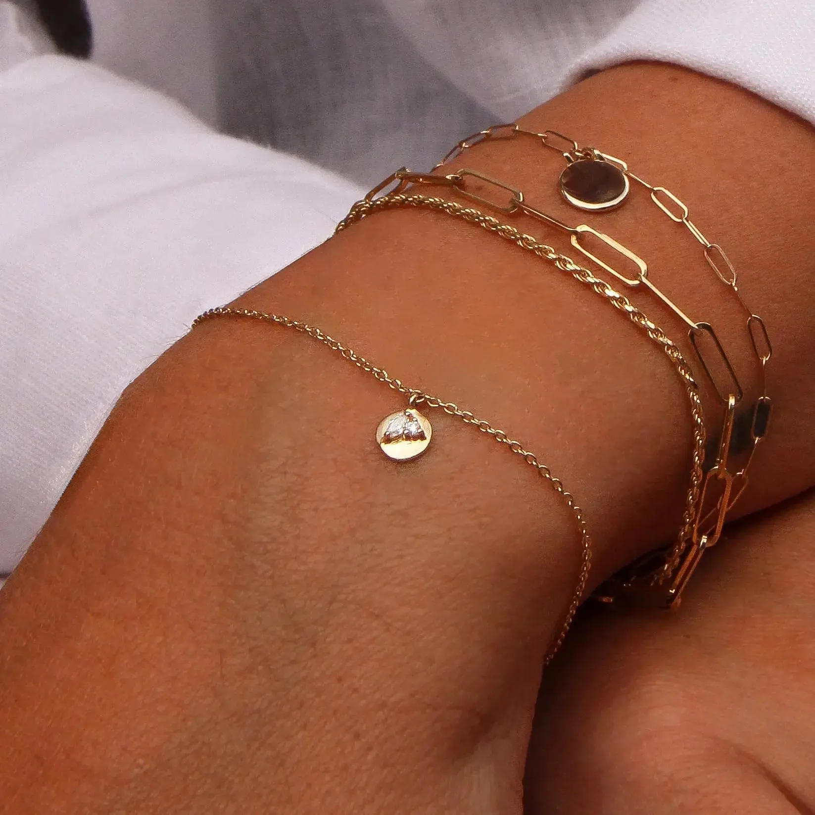 the kindred spirits lean on me medallion bracelet - 14k yellow gold, diamonds