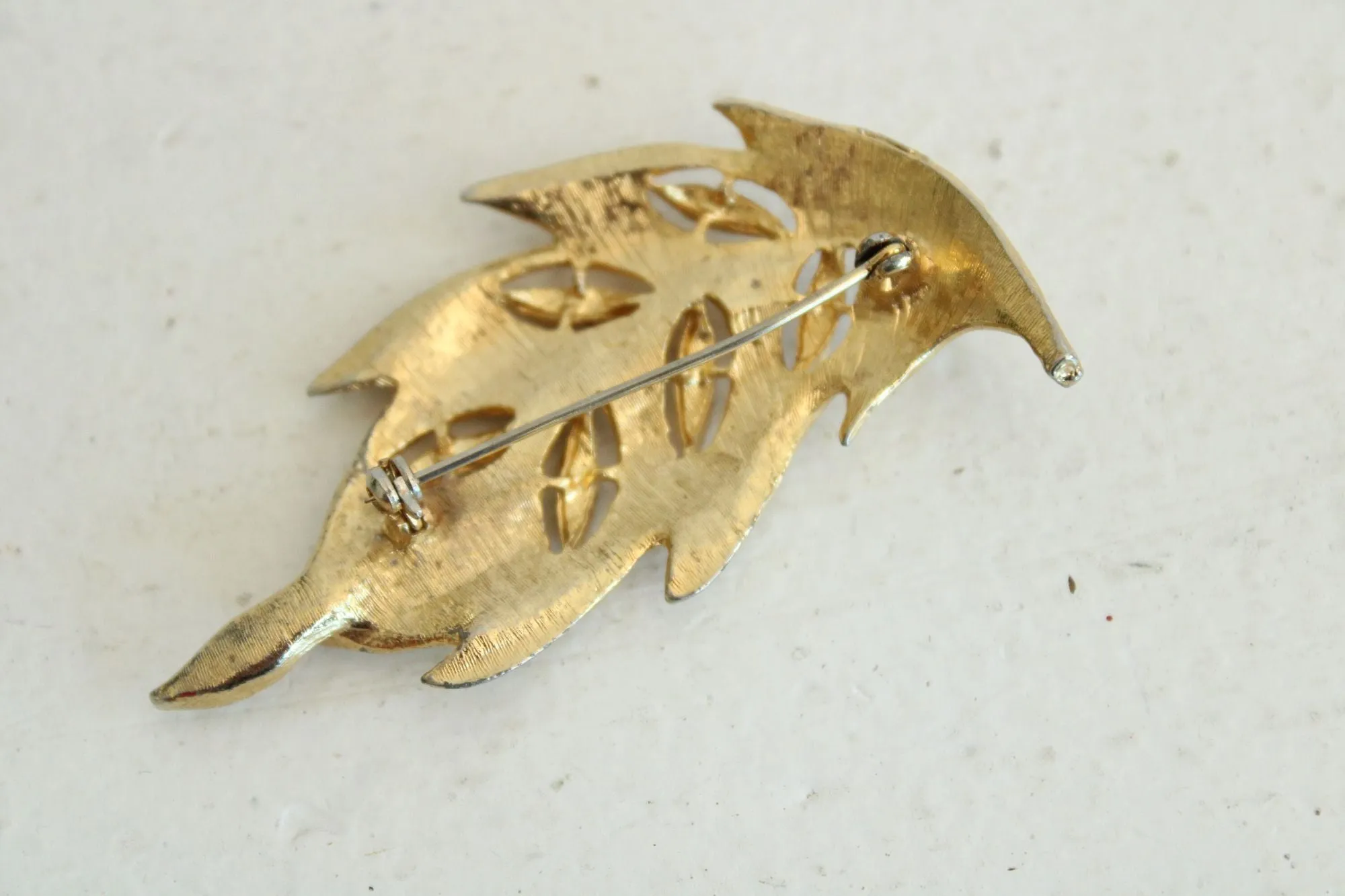 Vintage 1950s 1960s Gold Tone Leaf with Rhinestone Clusters Brooch