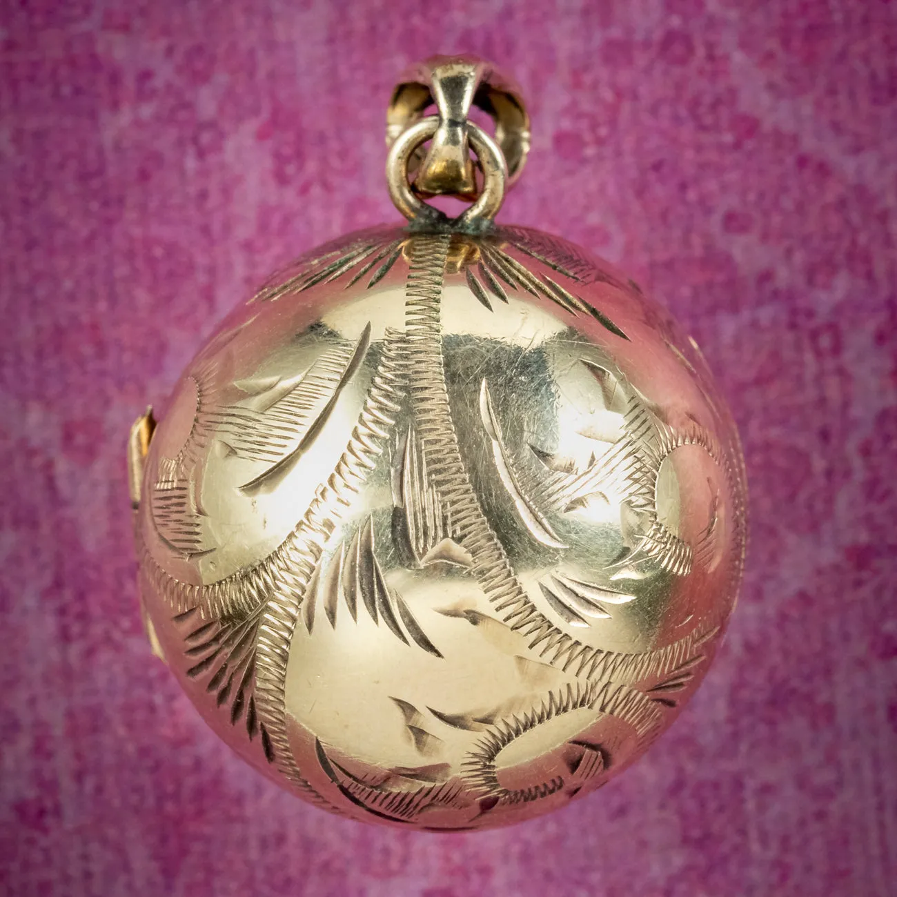 Vintage Round Bauble Locket 9ct Gold Dated 1973