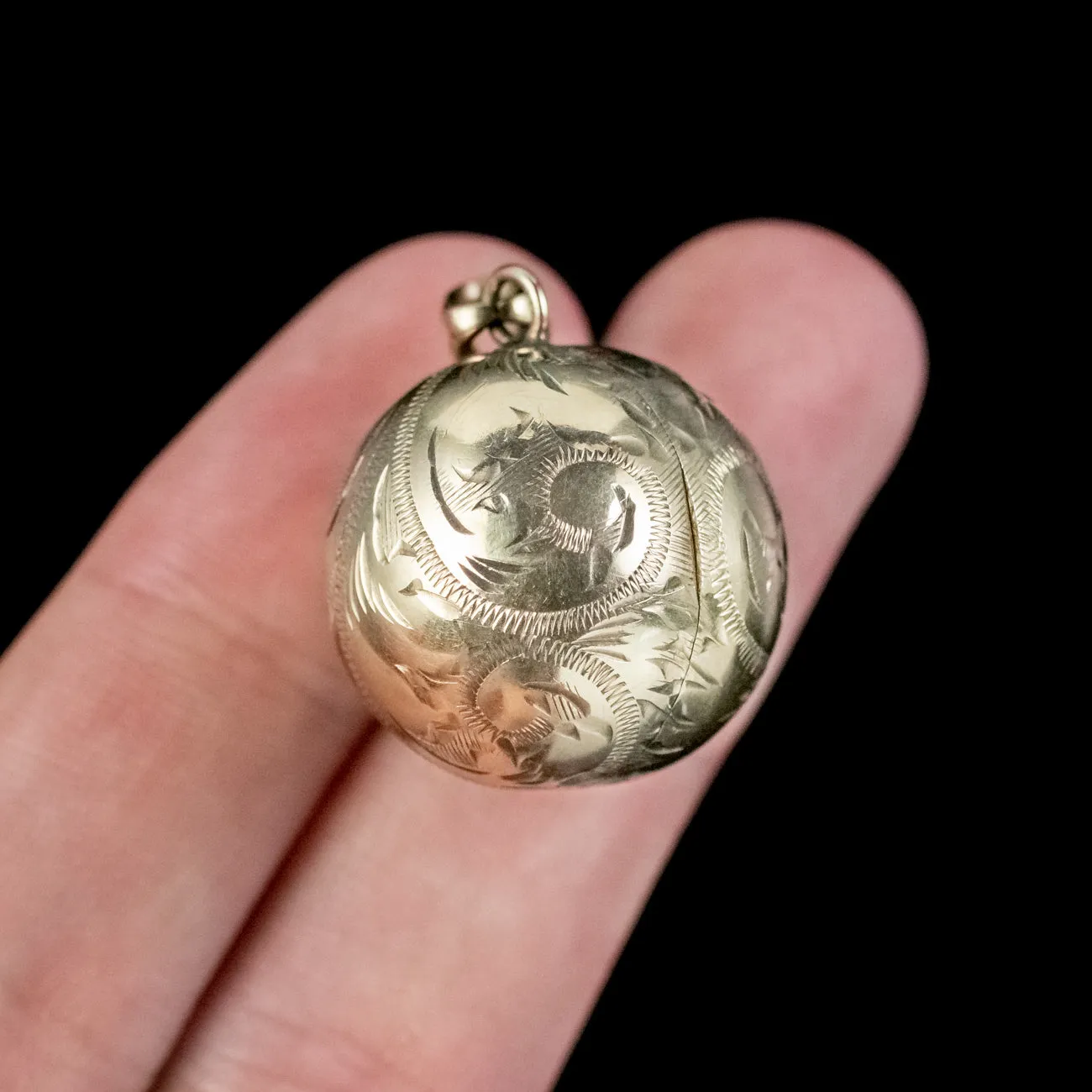 Vintage Round Bauble Locket 9ct Gold Dated 1973