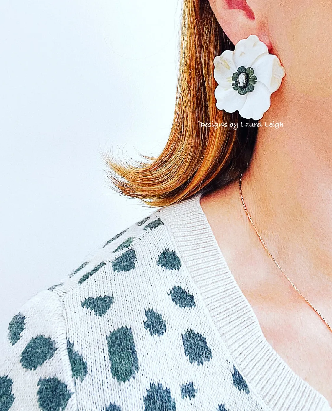 White & Silver Cameo Pearl Flower Earrings